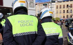 Bases y convocatoria para 17 plazas de Policía Local en Linares