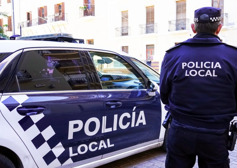 Bases de cuatro plazas de Policía Local en el Ayuntamiento de Motril